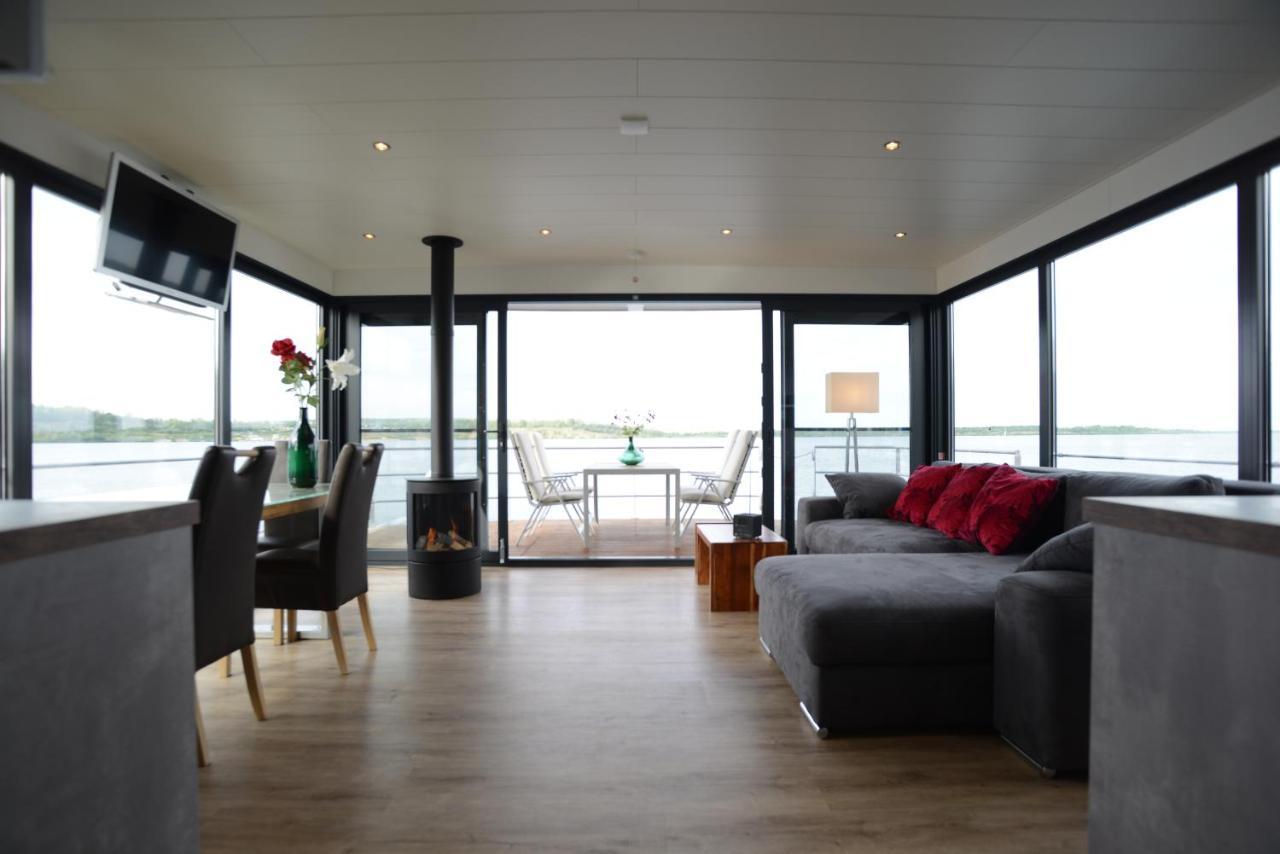 Hausboote Und Ferienhaeuser Marina Muecheln Mucheln Zewnętrze zdjęcie