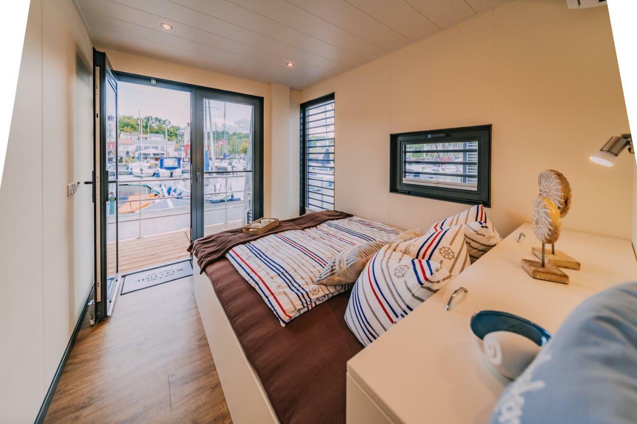 Hausboote Und Ferienhaeuser Marina Muecheln Mucheln Zewnętrze zdjęcie