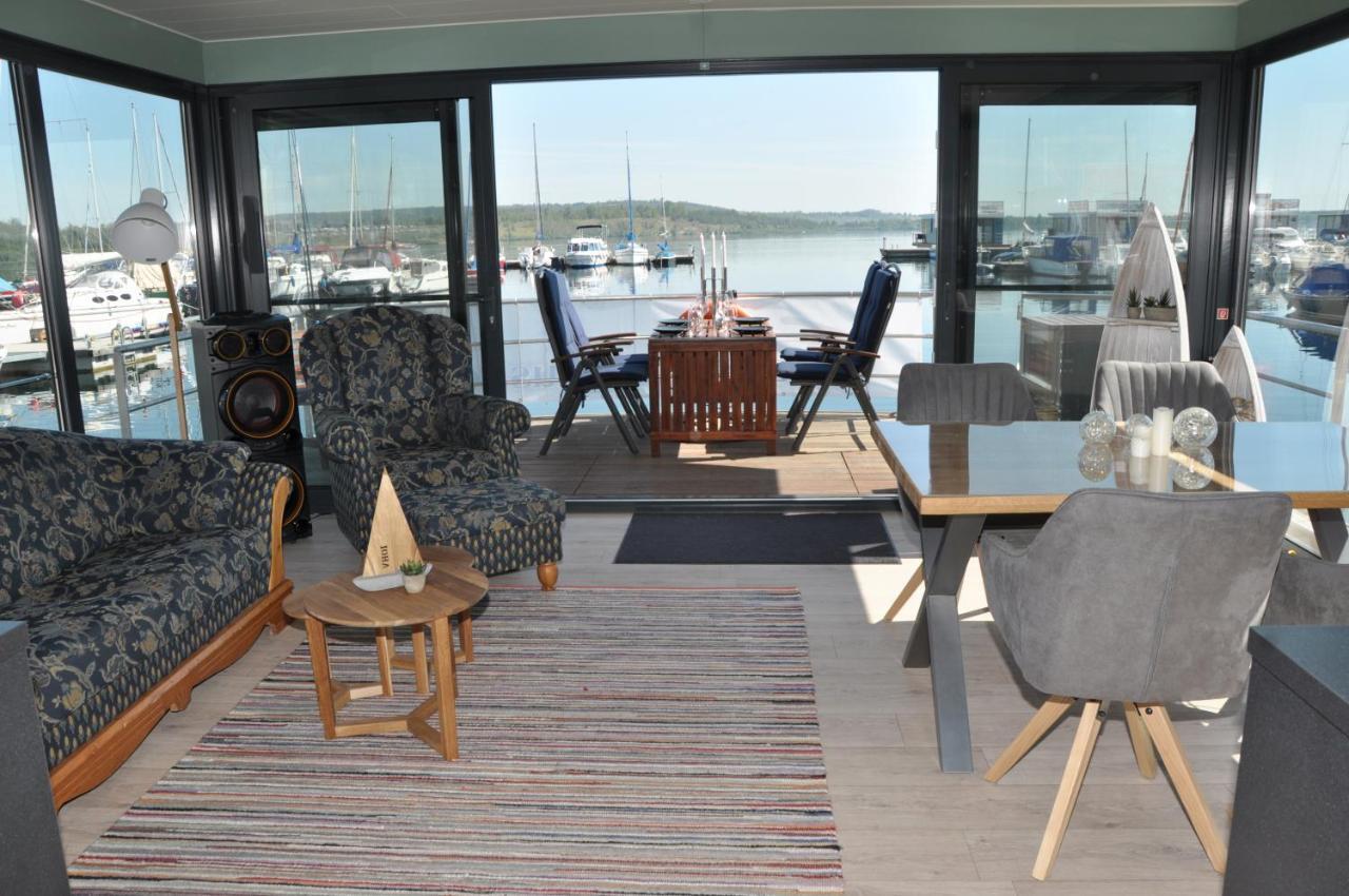 Hausboote Und Ferienhaeuser Marina Muecheln Mucheln Zewnętrze zdjęcie