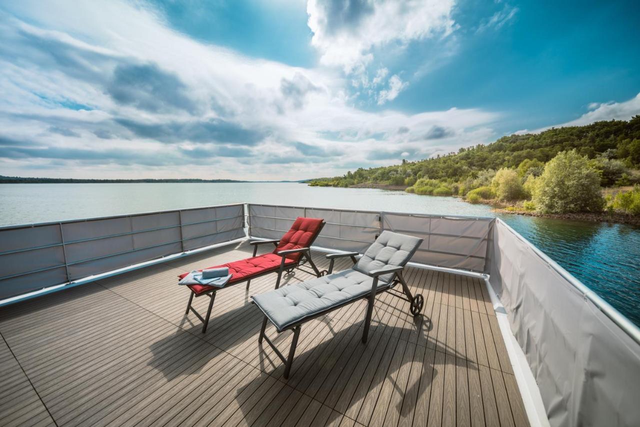Hausboote Und Ferienhaeuser Marina Muecheln Mucheln Zewnętrze zdjęcie